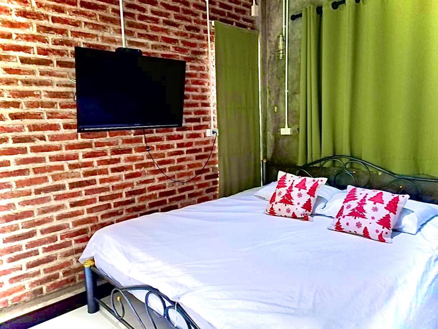 Falik Farm Stay فرا ناخون سي أيوتثايا الغرفة الصورة